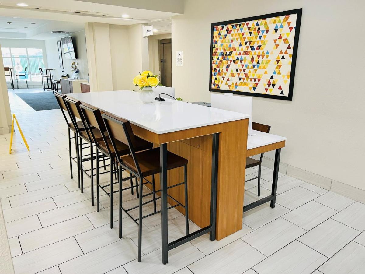 Holiday Inn Express & Suites Houston East - Baytown, An Ihg Hotel Bagian luar foto