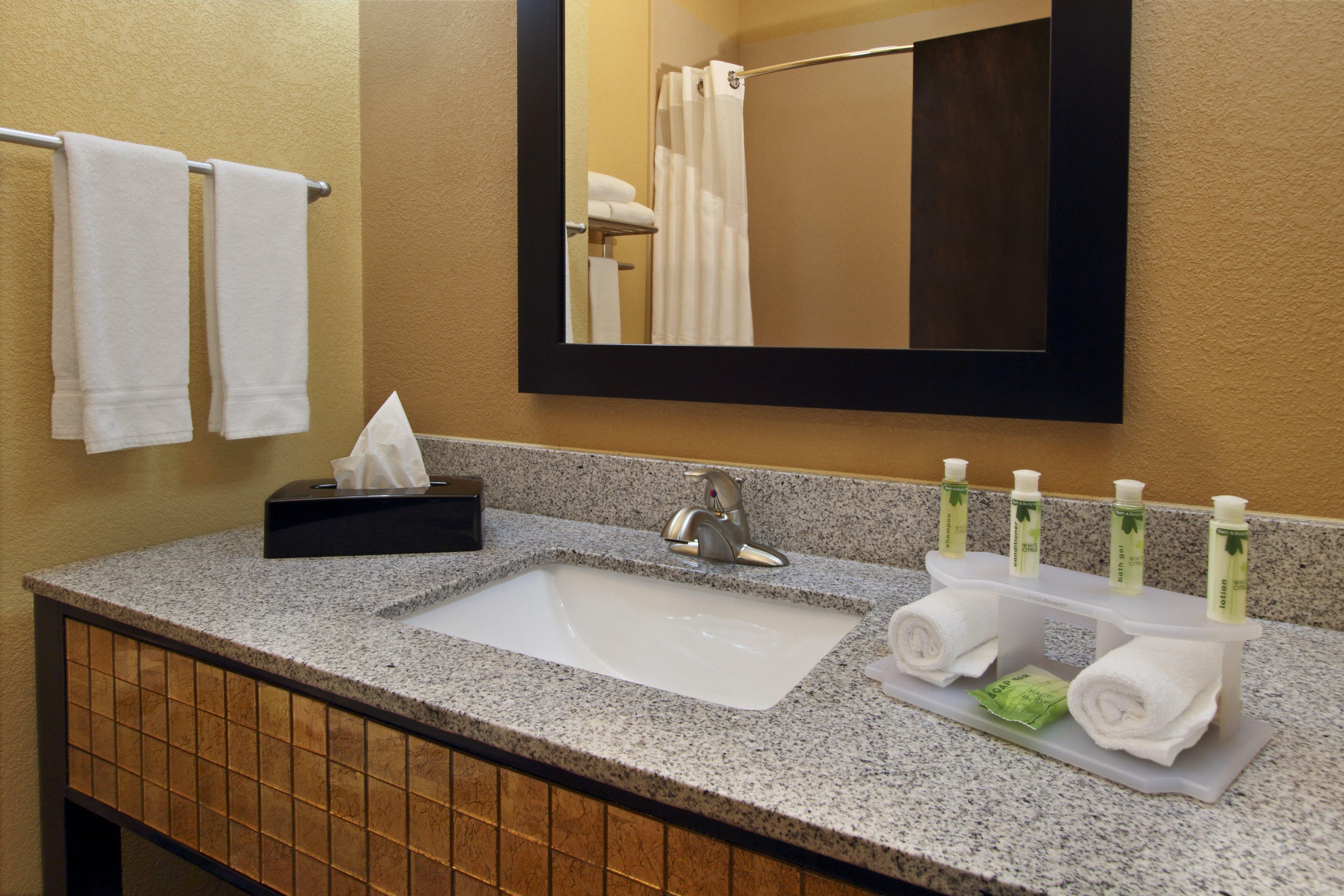 Holiday Inn Express & Suites Houston East - Baytown, An Ihg Hotel Bagian luar foto